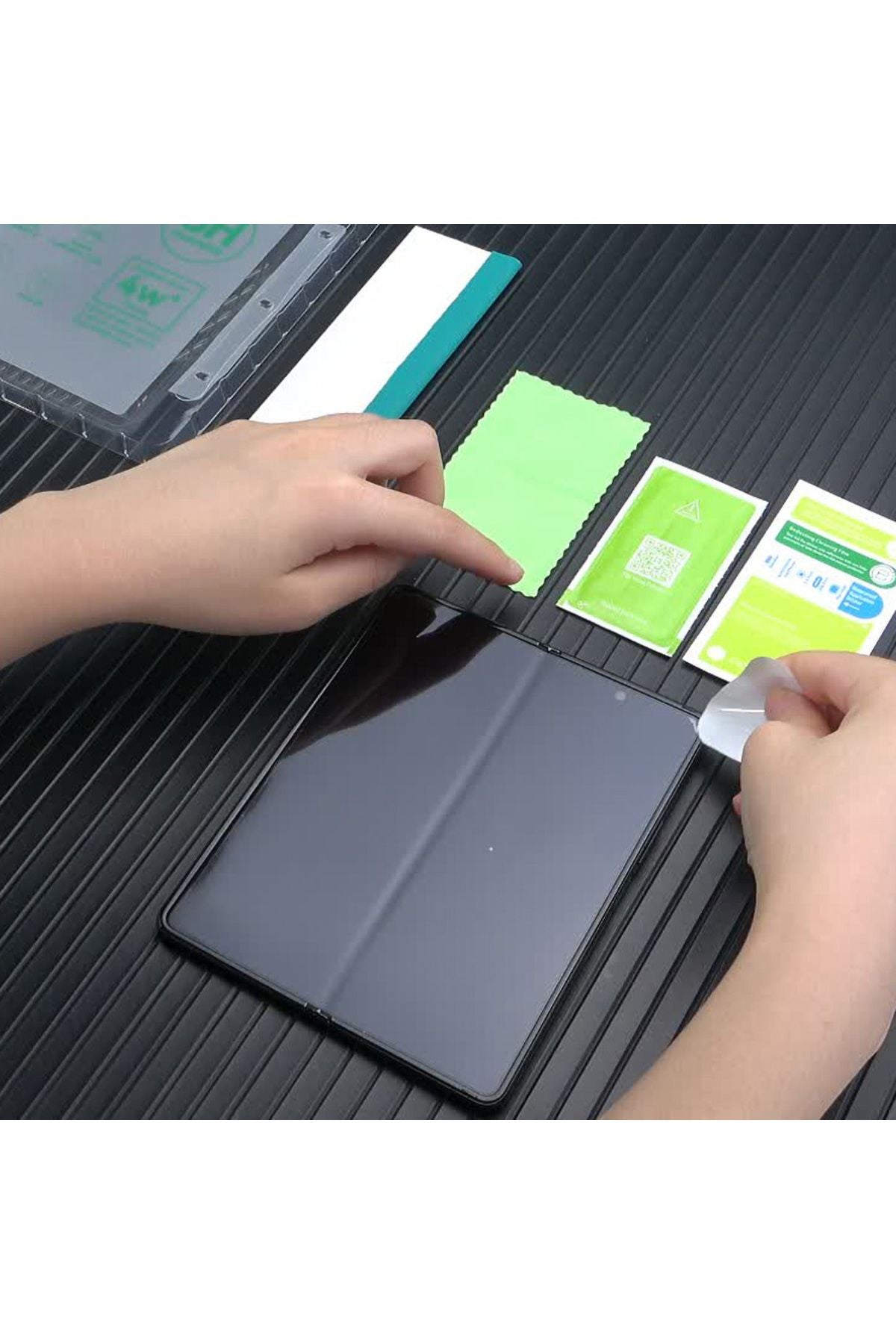 Galaxy Z Fold 3 Uyumlu Zore Hizalama Aparatlı S-Fit Body Ekran Koruyucu