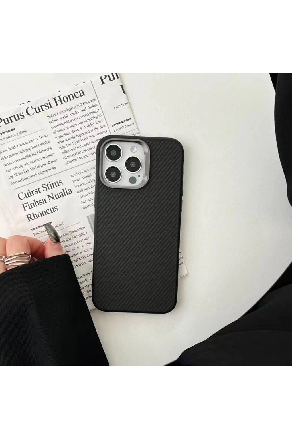 iPhone 15 Pro Kılıf Magsafe Şarj Özellikli Karbon Fiber Görünümlü Zore Troy Kapak-Siyah