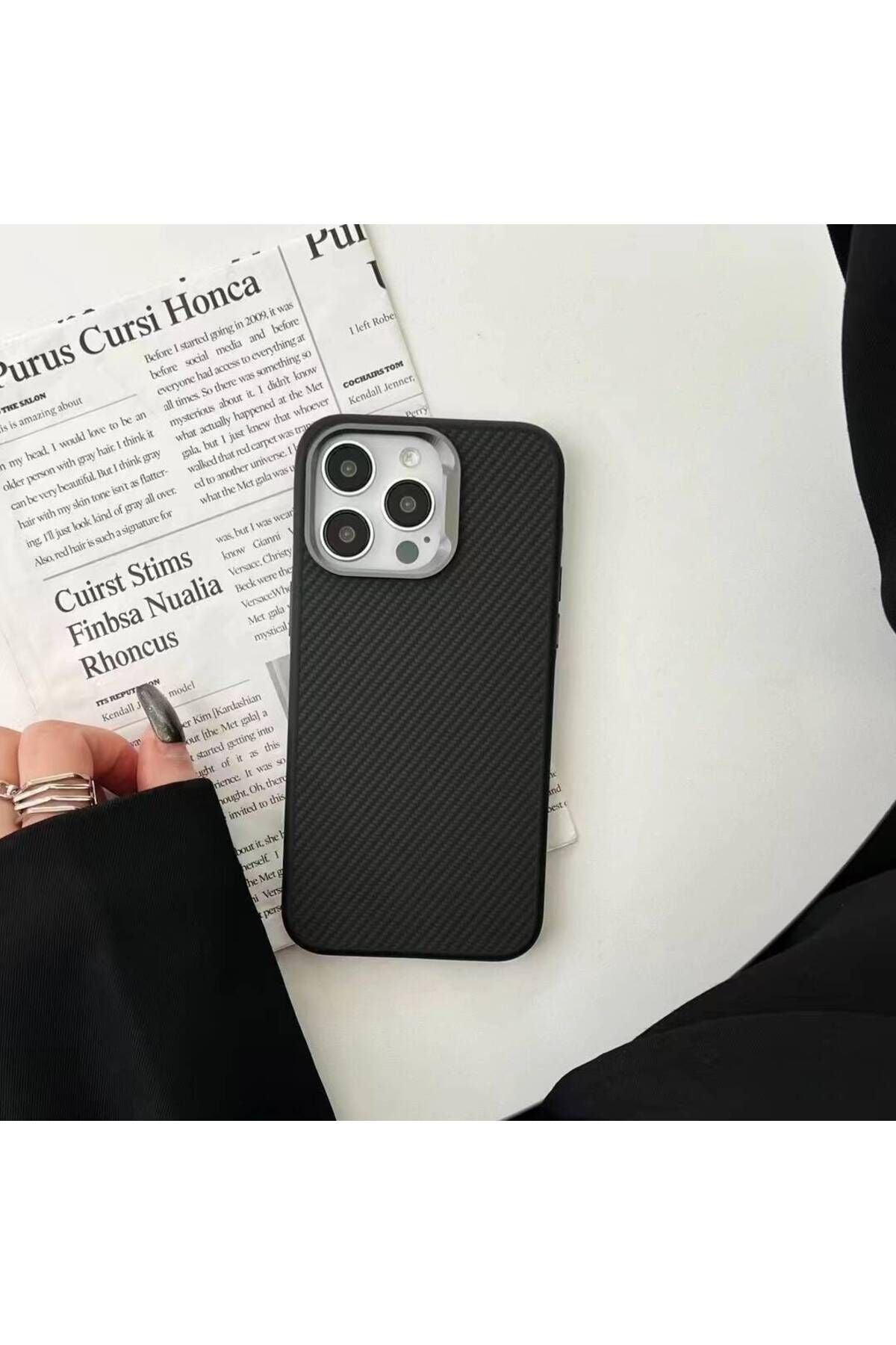 iPhone 15 Pro Kılıf Magsafe Şarj Özellikli Karbon Fiber Görünümlü Zore Troy Kapak-Siyah