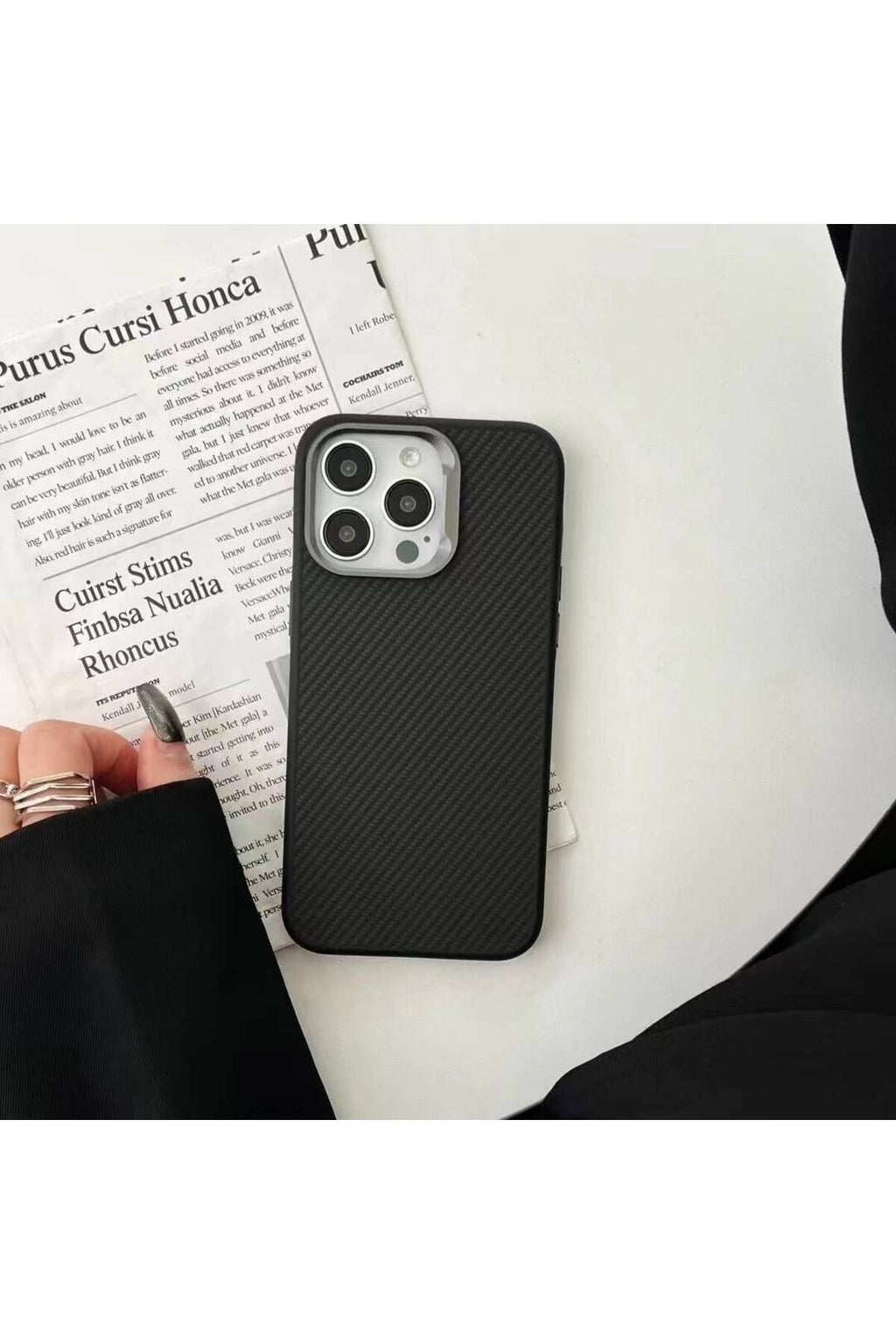 iPhone 15 Pro Kılıf Magsafe Şarj Özellikli Karbon Fiber Görünümlü Zore Troy Kapak-Gümüş